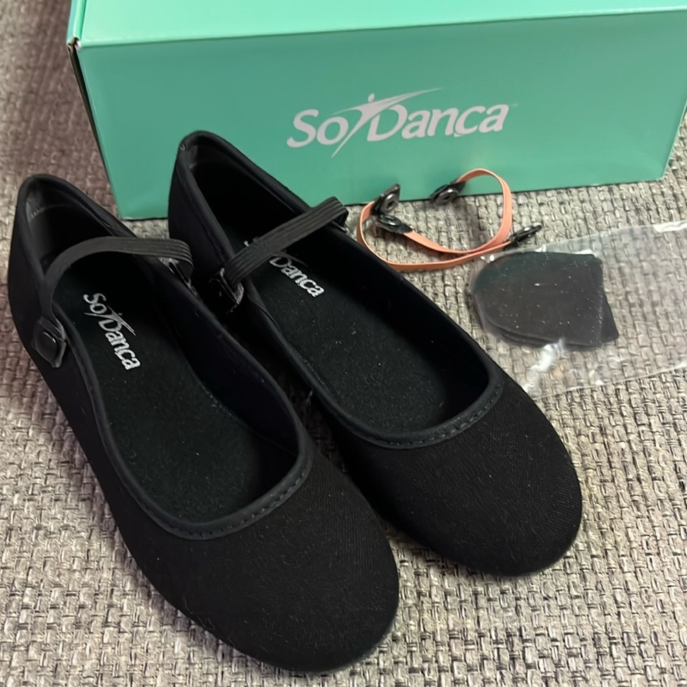 SoDanca dance shoes girls size 12.5s worn 3 times. EUC